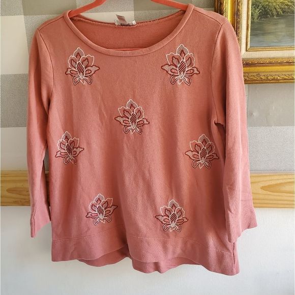 LOFT Tops - Loft 3/4 sleeve embroidered lightweight sweatshirt small
